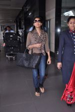 Gauri Khan snapped at international airport on 2nd Sept 2012 (8).JPG